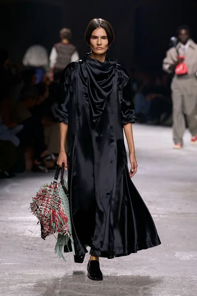 Look 25